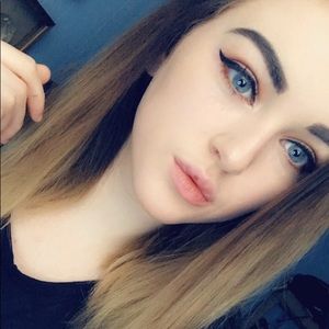 Meet your Posher, Caitlyn